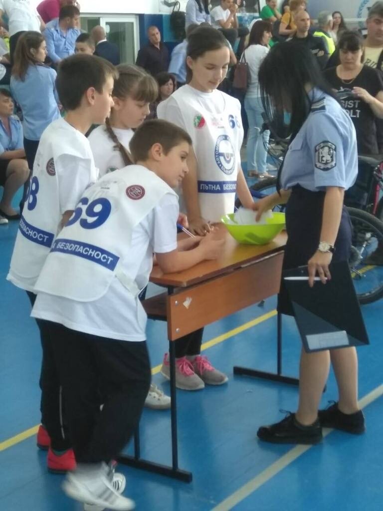 31378736_2419529271406467_558144851384729600_n