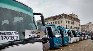 avtobusni-prevozvachi-na-protest-v-centyra-na-sofiq-(snimki)-435461