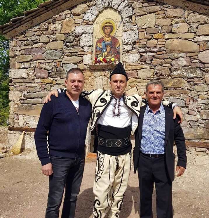 Добрин Хамбаррджийски /крайният в дясно/