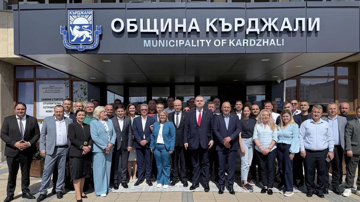 Депутати от ДПС се събраха в Кърджали след акция на МВР