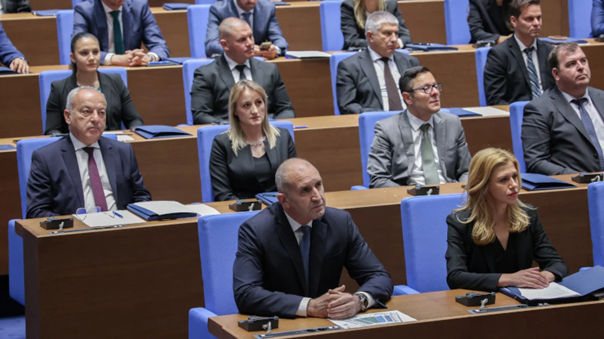 Трима депутати от „Прогресивна България“ напускат парламента
