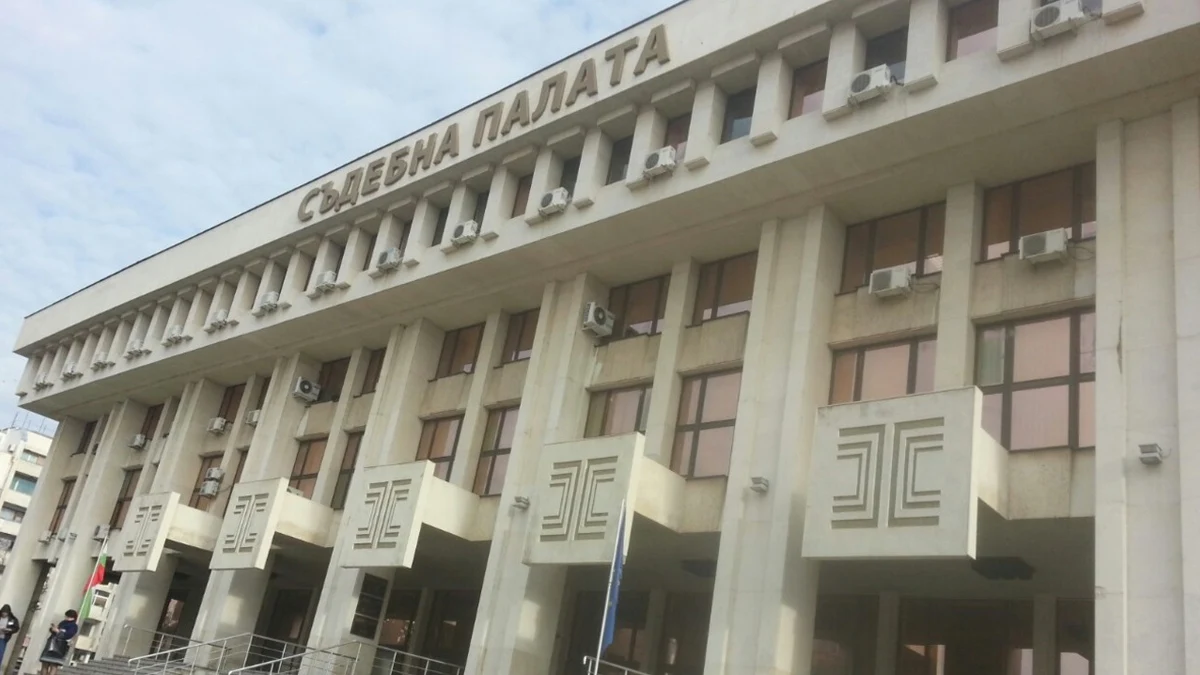 Пребиха мъж в двора на училище в Карнобат
