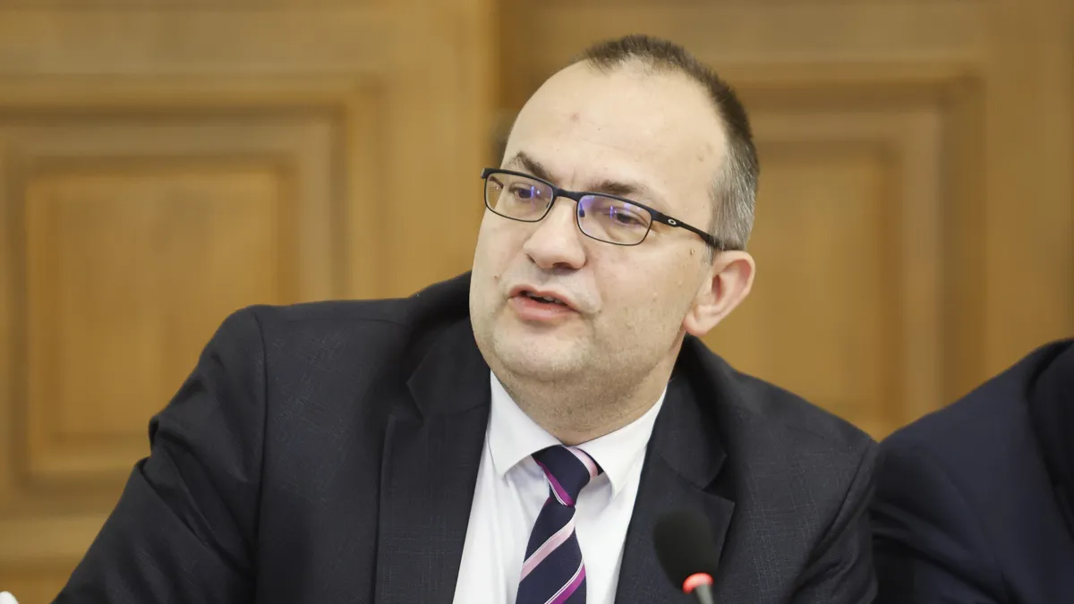 Мартин Димитров: Спрете с паниката за държавния дефицит