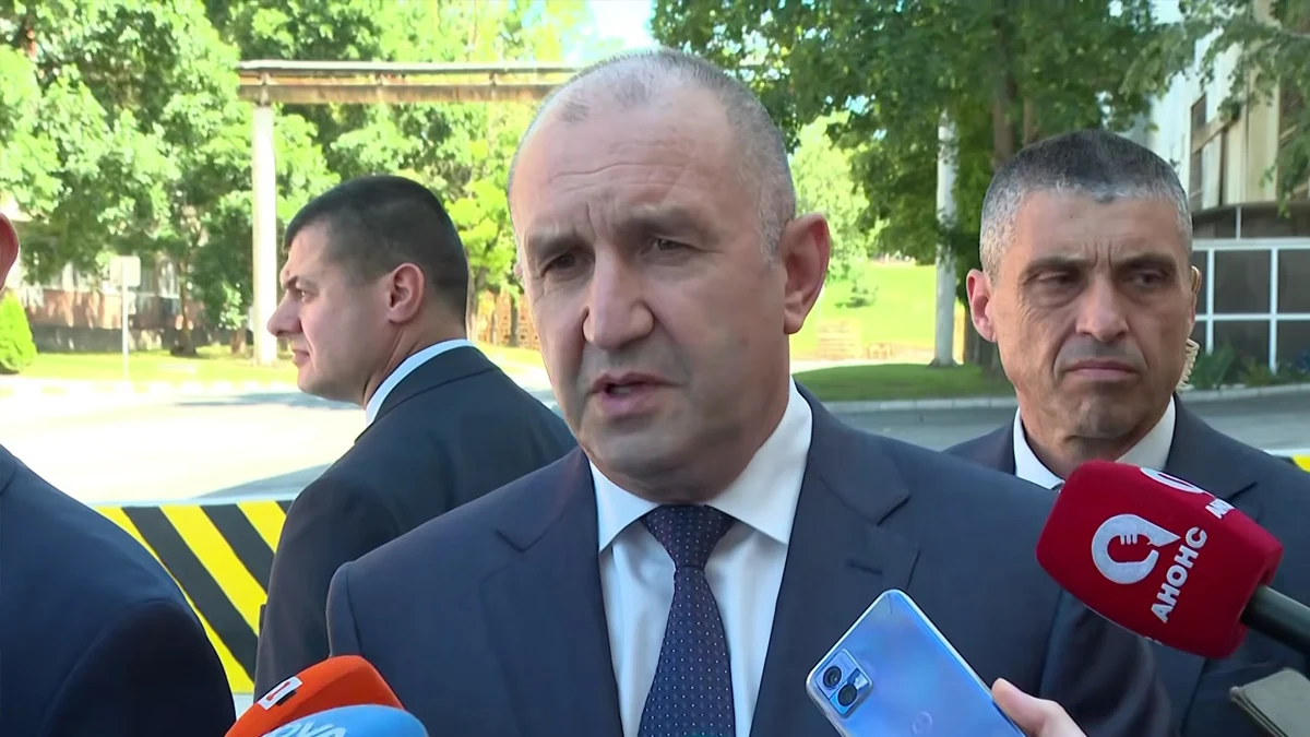Румен Радев: Ситуацията е много сложна, пари в хазната няма