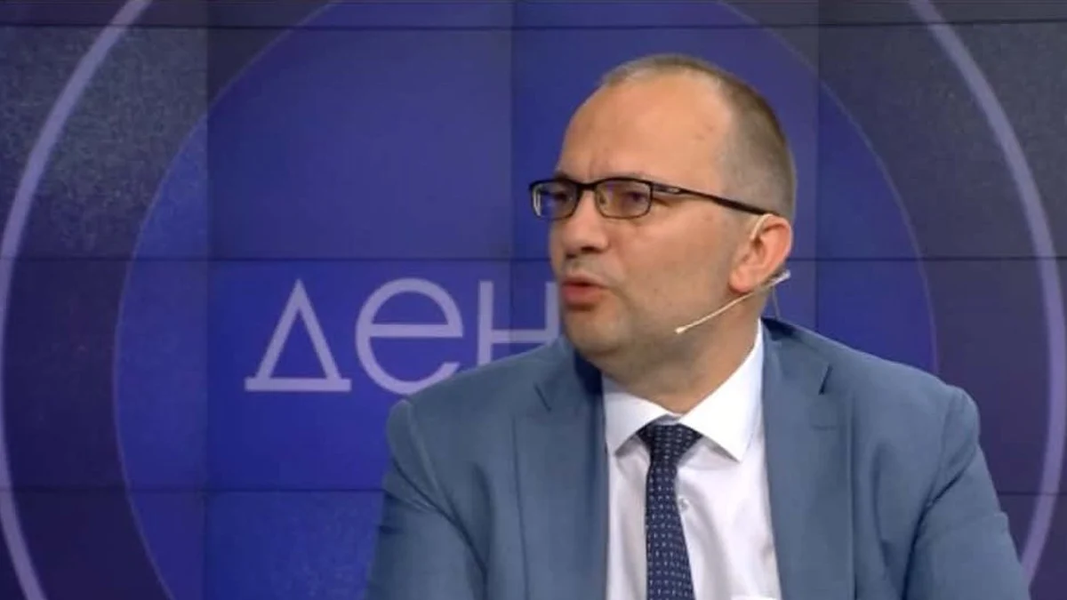 Мартин Димитров: Румен Радев омаловажи българския оръжеен износ