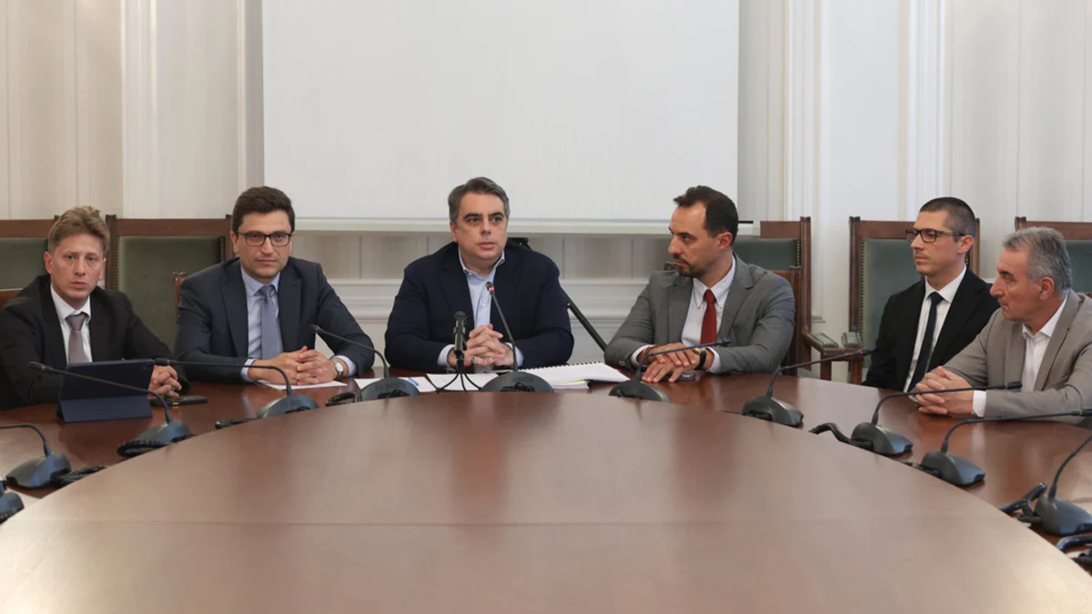 ПП: Бюджетът е "капково напояване" за хората и "водопад от евро" за строителни фирми