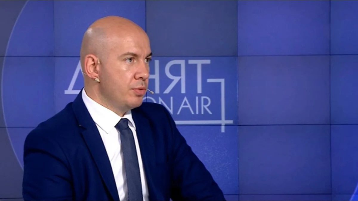 Ангел Георгиев: България да блокира санкциите срещу Русия