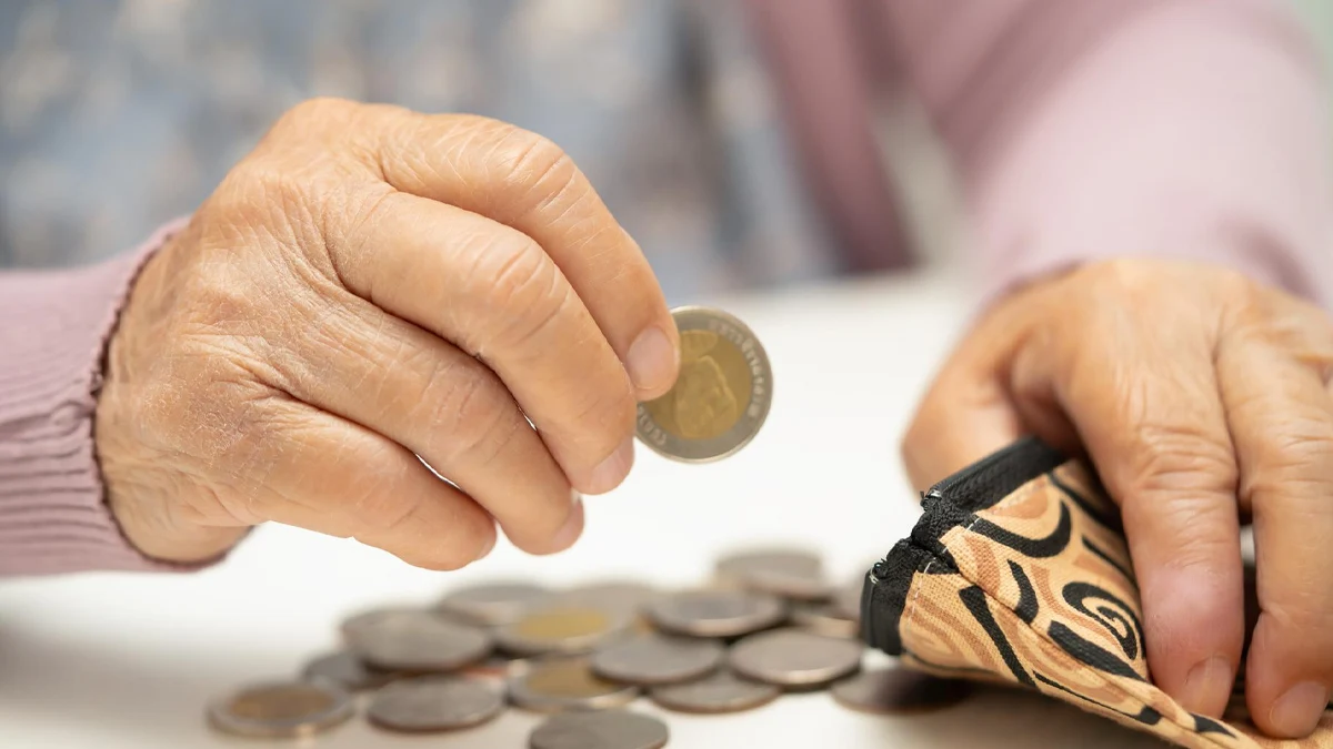 Новите пенсии оставят 800 000 българи под прага на бедност