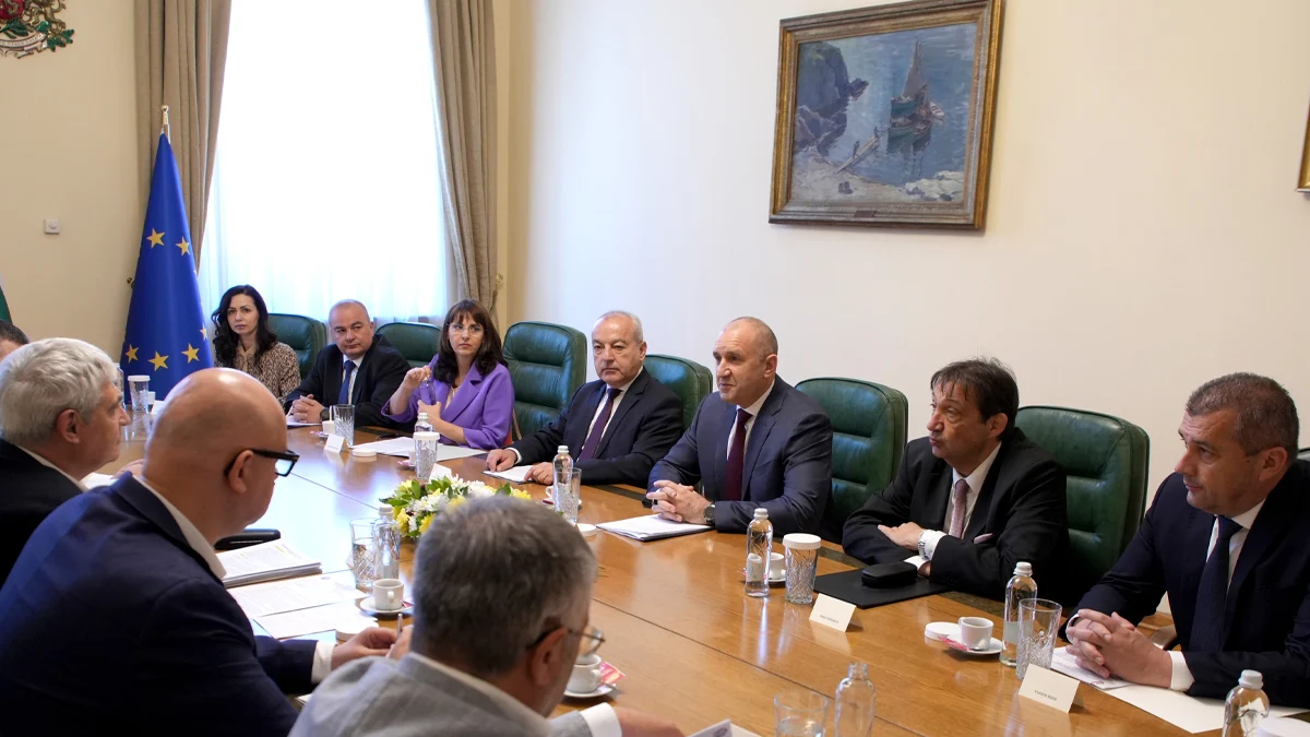 КНСБ постави въпроса за доходите пред Румен Радев