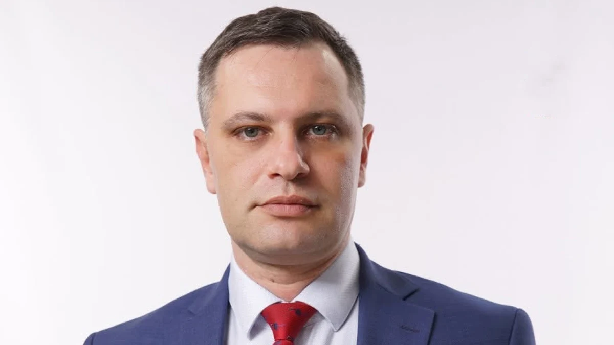 Александър Сиди: Новата власт плаща стари сметки с дълг