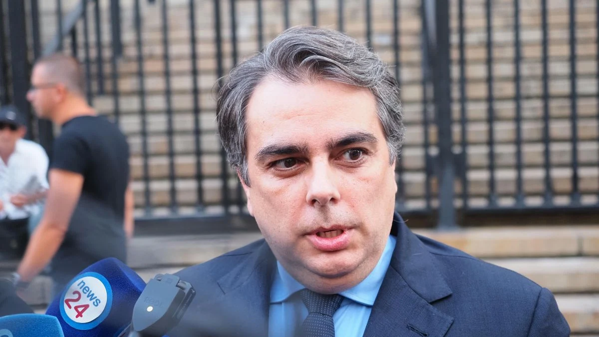 Асен Василев: Само с едно червено моливче свиваме дефицита до 3%