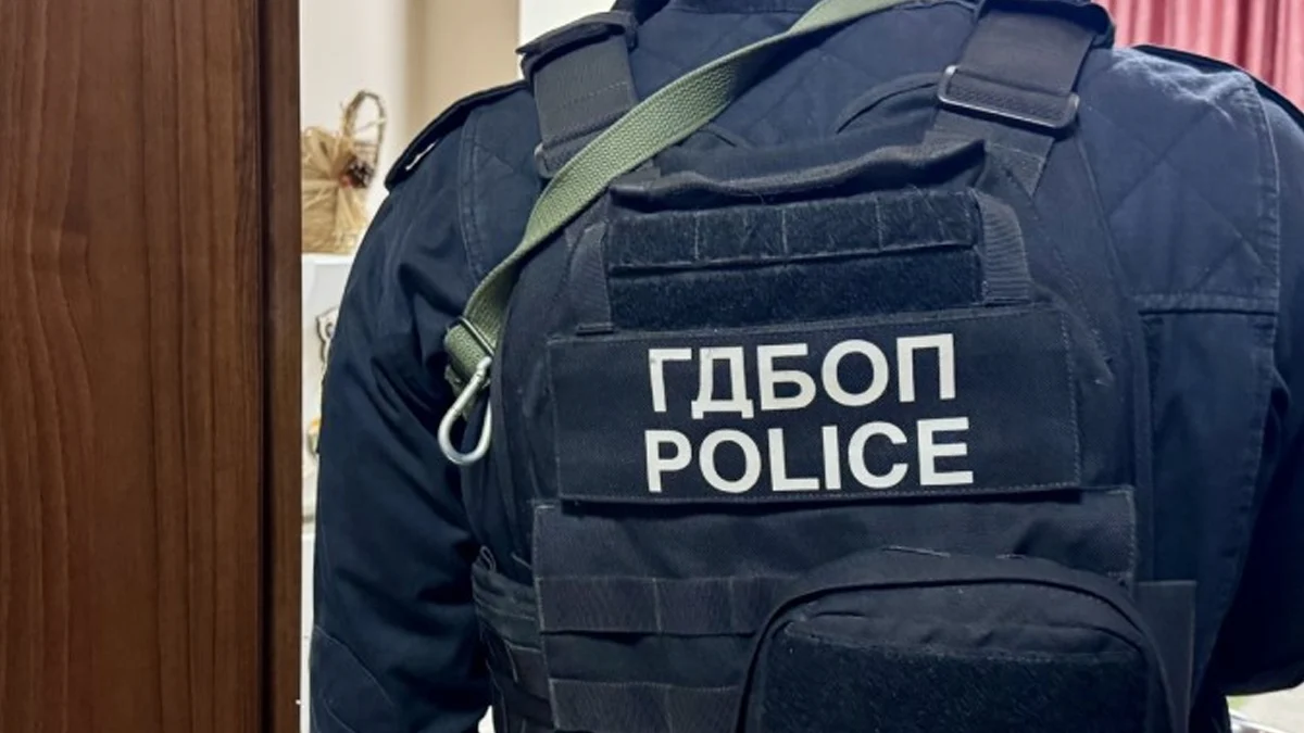 Арестуваха осем души за измама с един милион евро