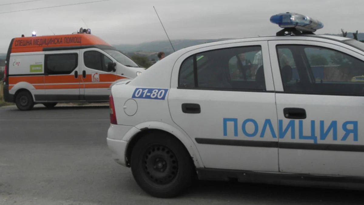 Кола падна в дере край Созопол
