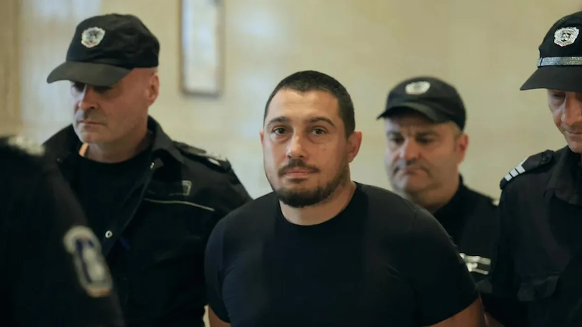 Наркодилърът с бебе за параван остава в ареста