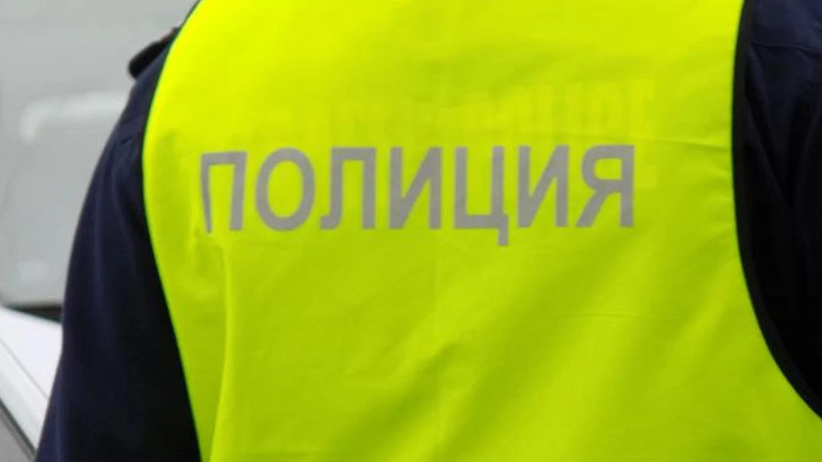 Задържаха мъж с фалшива полицейска униформа в Перник