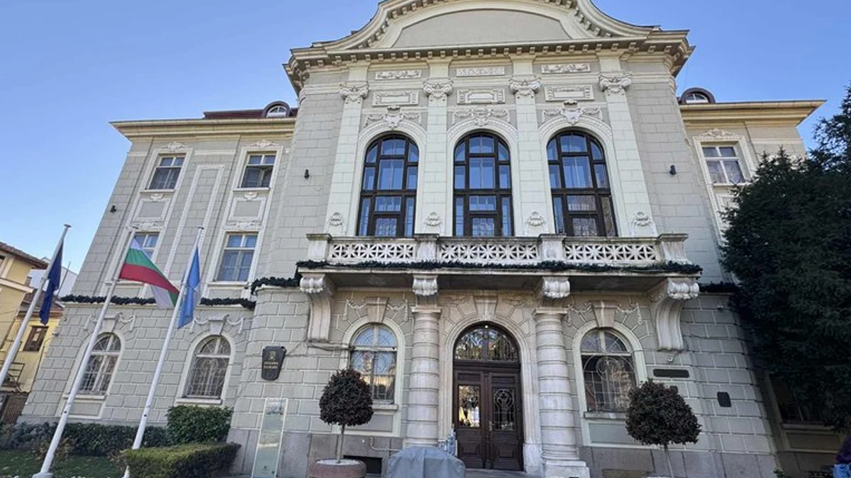 Пловдив забранява достъпа до детски площадки през нощта