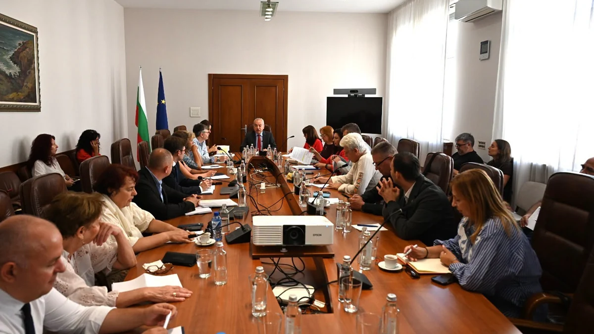 Договориха критериите за минималната заплата през 2027 година