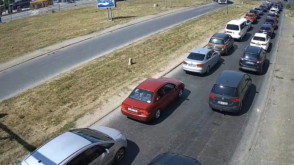 Тапа от коли блокира района край Дунав мост