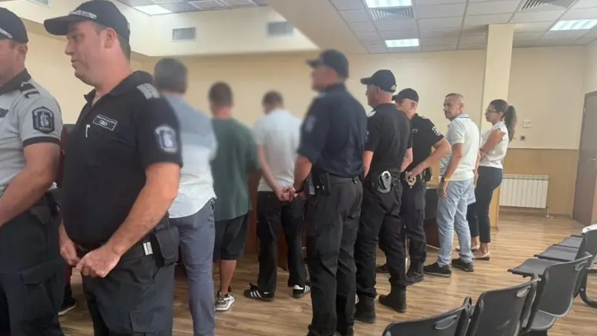 Съдът остави в ареста трима младежи за убийството на Георги Кузев