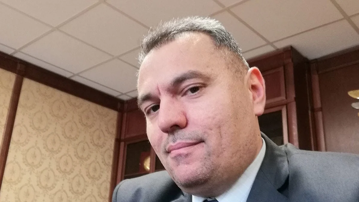 Крум Ефремов поема посолството на Северна Македония у нас