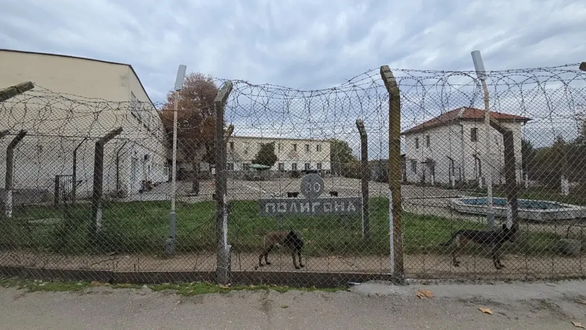 Затворници извличат наркотици от напоени дрехи в Ловеч