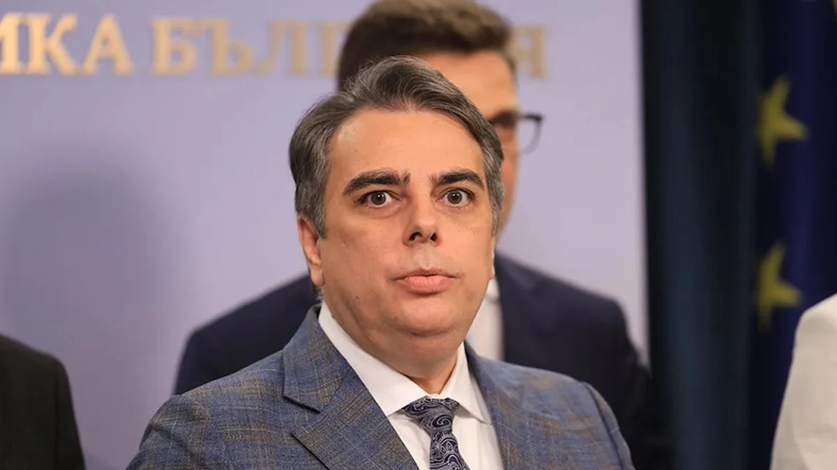Асен Василев: Йотова е помилвала още наркотрафиканти