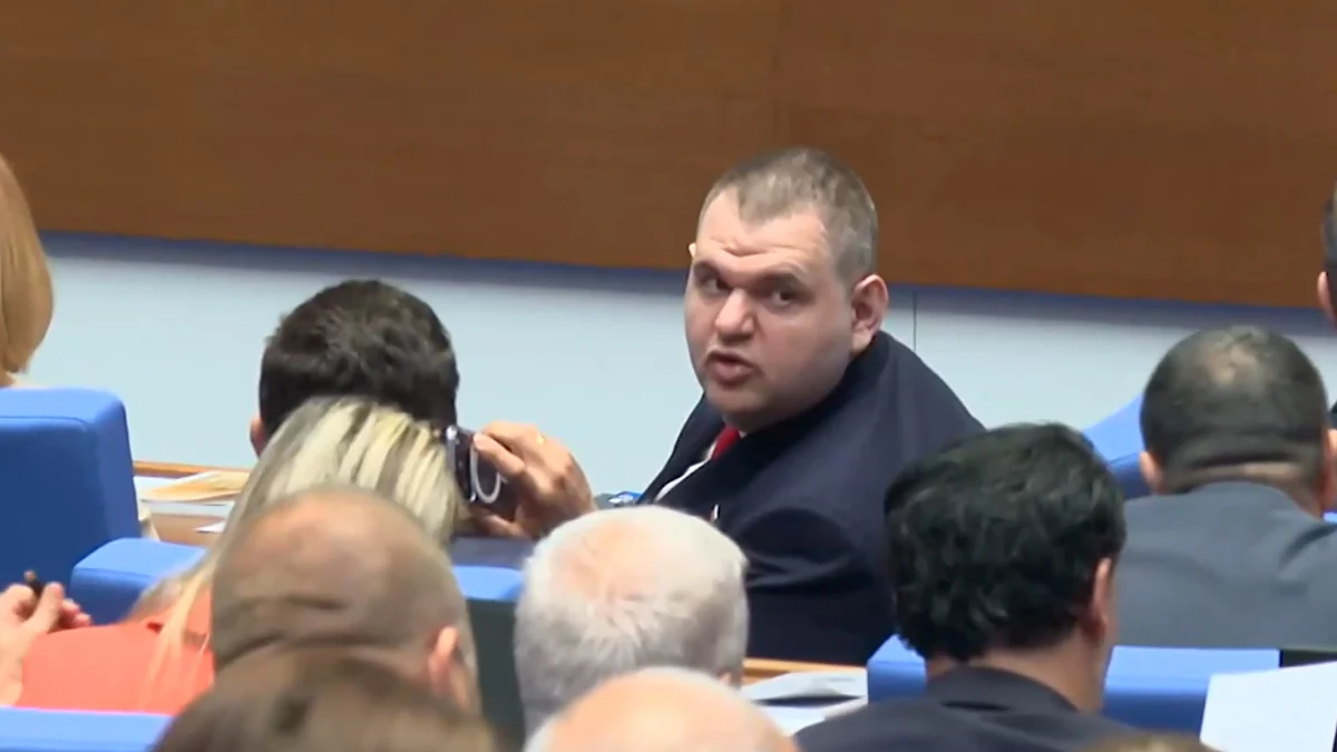 Прокуратурата поема казуса с полетите на Делян Пеевски