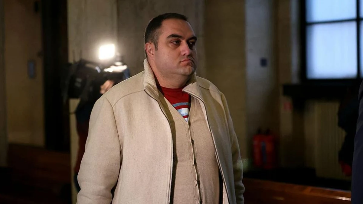 Уволненият за скрити камери директор отново управлява столично училище