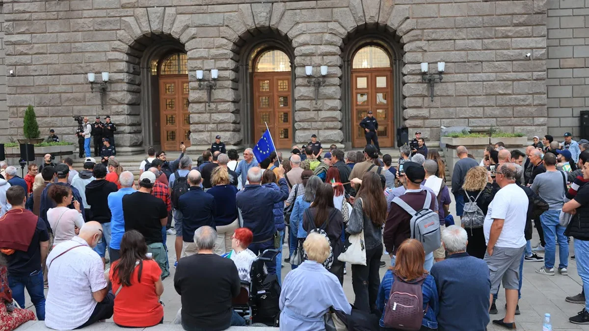 Протест в София иска оставката на кабинета „Радев“