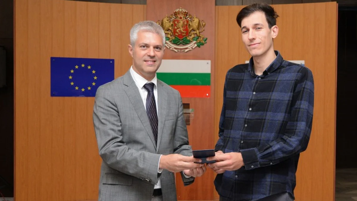 Благомир Коцев награди велосипедист, спасил пешеходец във Варна
