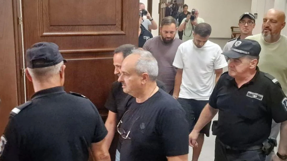 Съдът в Хасково пусна под гаранция задържаните митничари