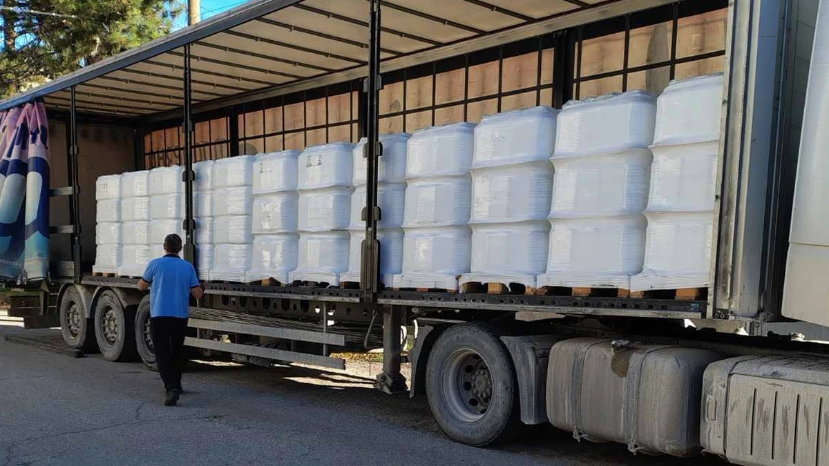 Държавата изпрати 20 000 литра вода в Свищовско