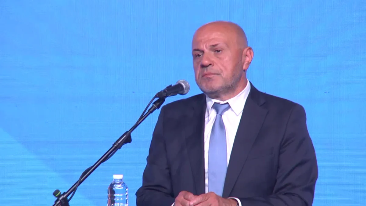 Томислав Дончев: Не се молете за провала на Радев, това означава провал за България