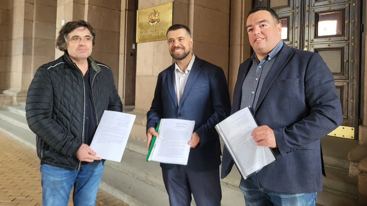 Преподаватели внесоха подписка срещу единния учебник по история