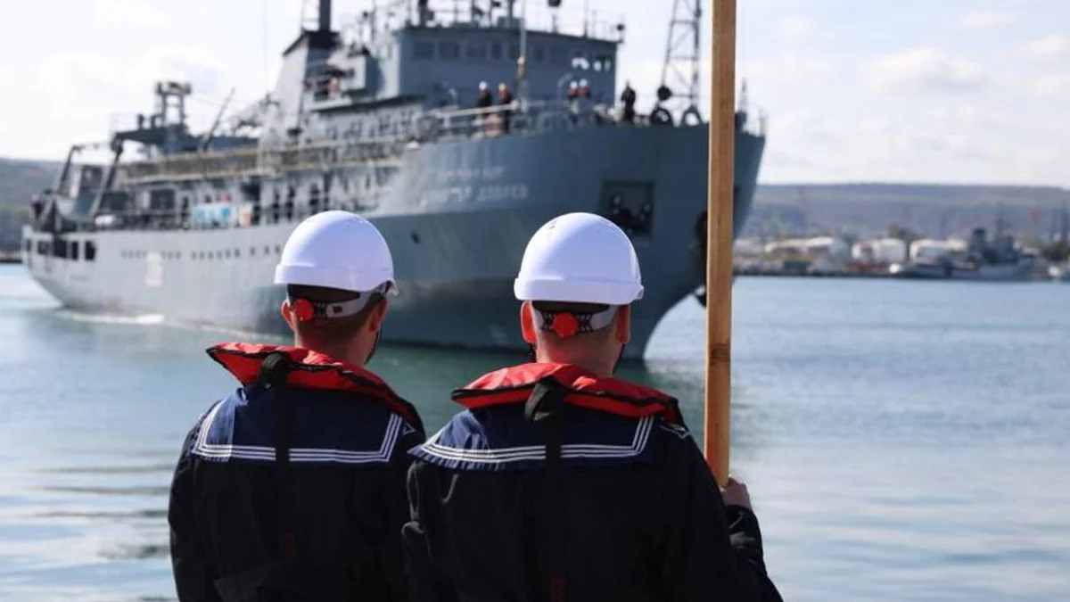 Противоминната група в Черно море започва охрана на подводните газопроводи и кабели