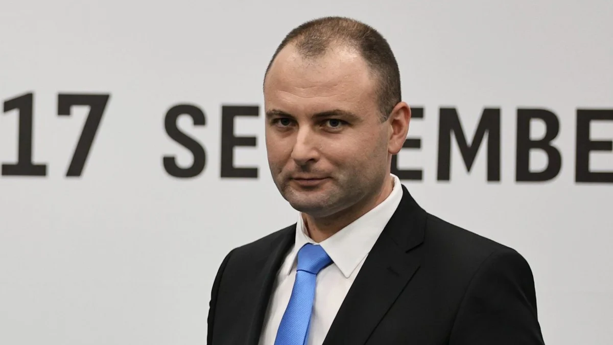 Евгени Симеонов: Няма риск от недостиг на горива, но не си измисляме цените
