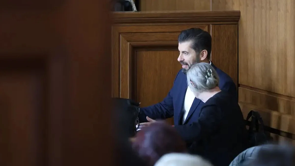 Прокуратурата поиска разпит на Бойко Борисов по делото срещу Кирил Петков