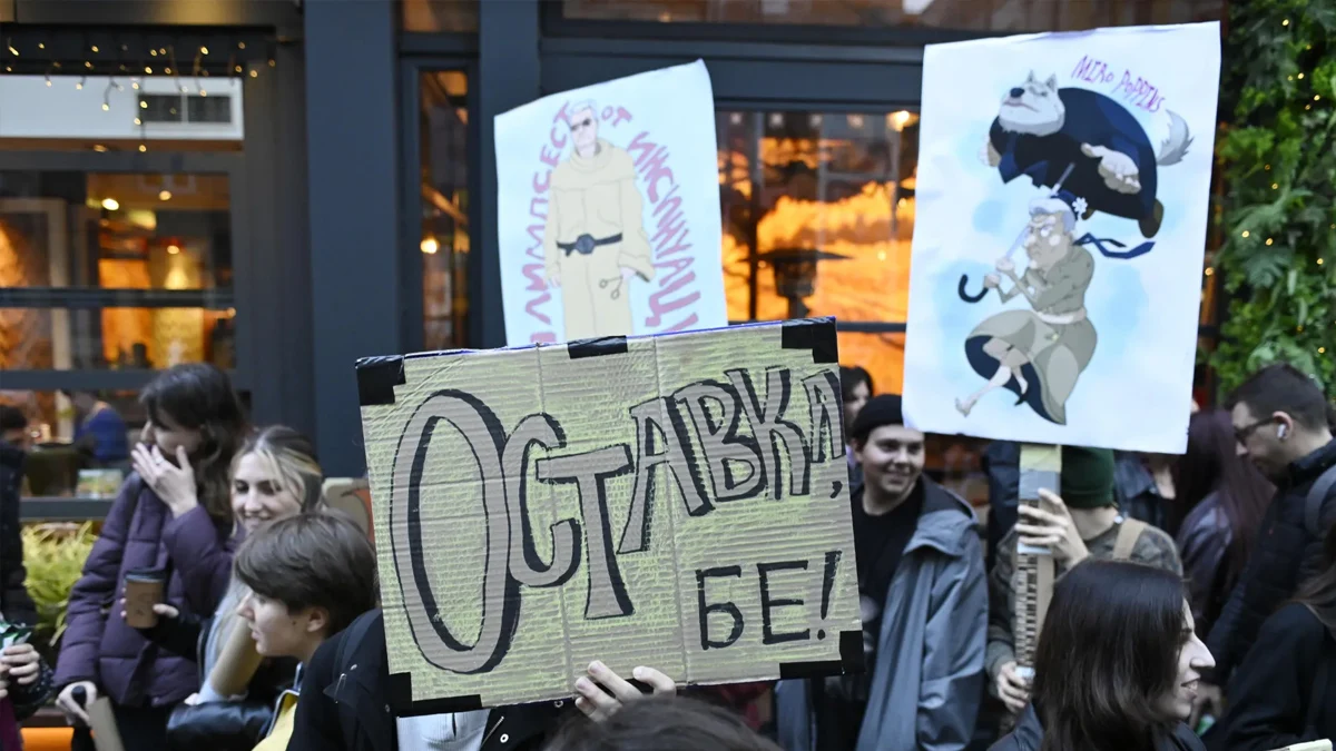 Студенти от НАТФИЗ поискаха оставката на образователния министър